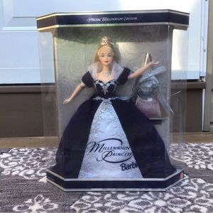 2000 New in Box Gorgeous Millennial Barbie!